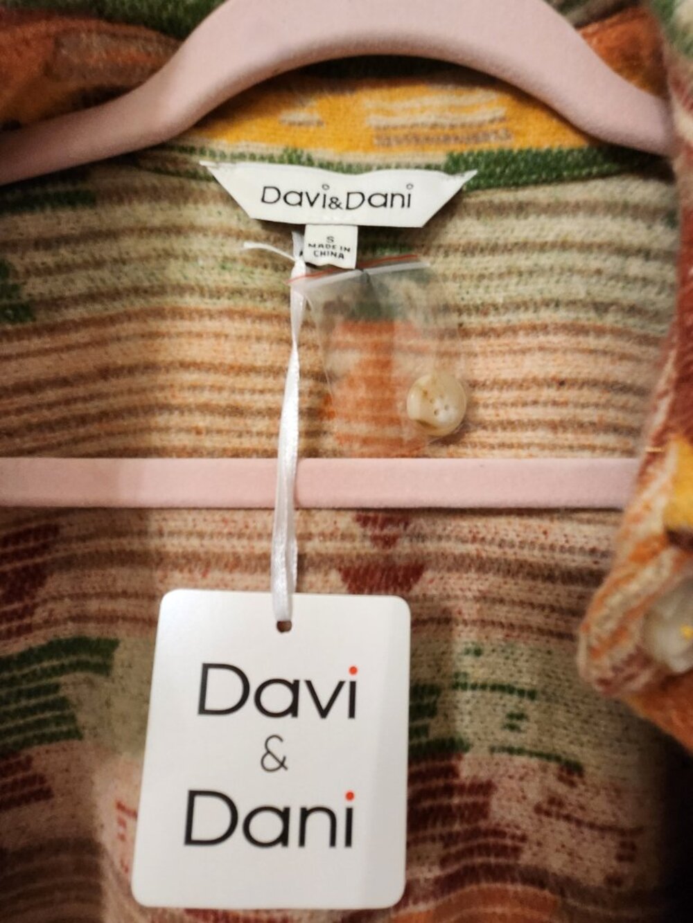 NWT Davi & Dani oversized Southwestern print shacket in size Small. - Picture 6 of 12